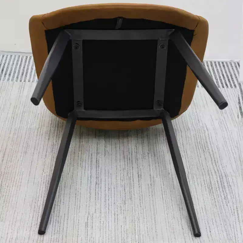 Chaise de salle à manger moderne capitonnée en similicuir avec pieds en métal