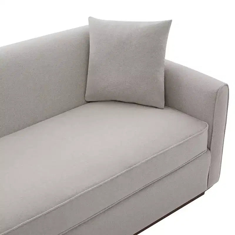 Canapé moderne 3 places en chenille avec coussins décoratifs