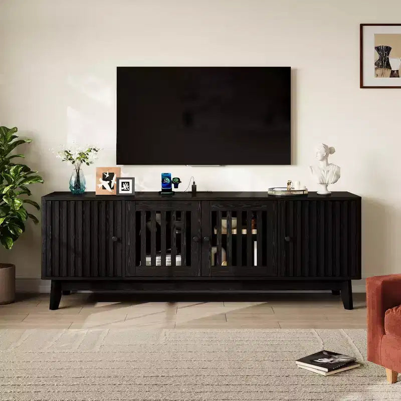 Meuble TV pour salon, meuble de divertissement de 160 cm pour téléviseurs jusqu'à 70" avec prise de courant et étagères de rangement réglables