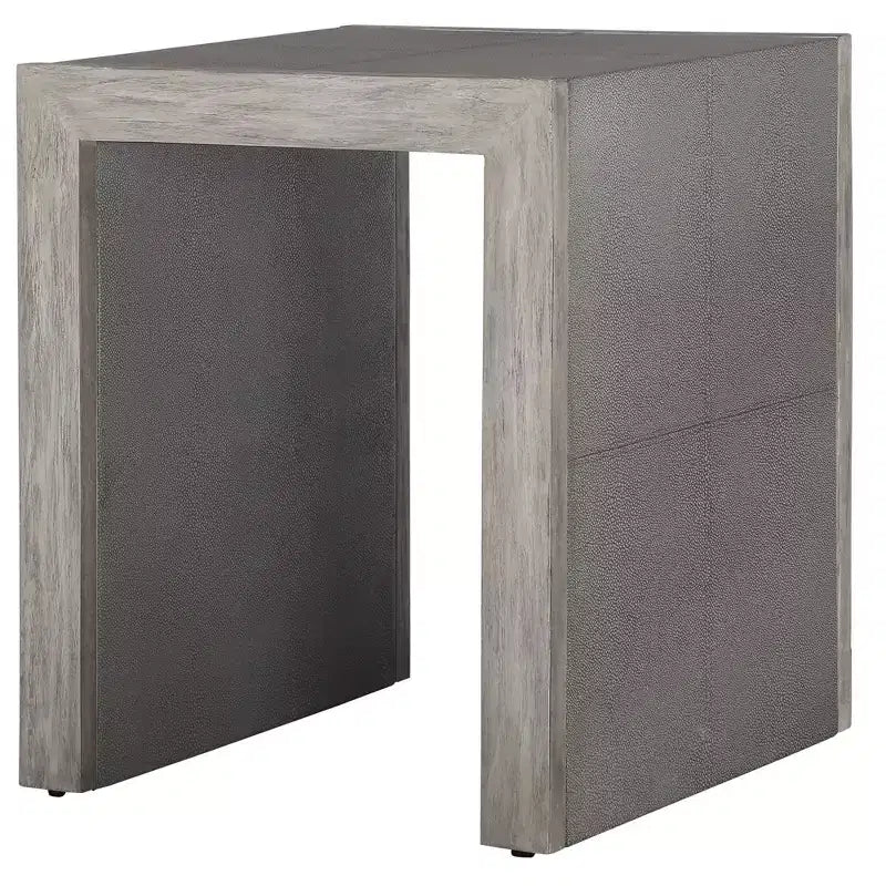 Table d'appoint gris clair imitation galuchat, 50 cm de large