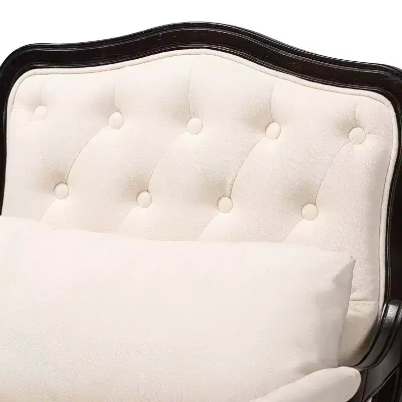 Fauteuil d'appoint traditionnel en tissu crème et bois wengé