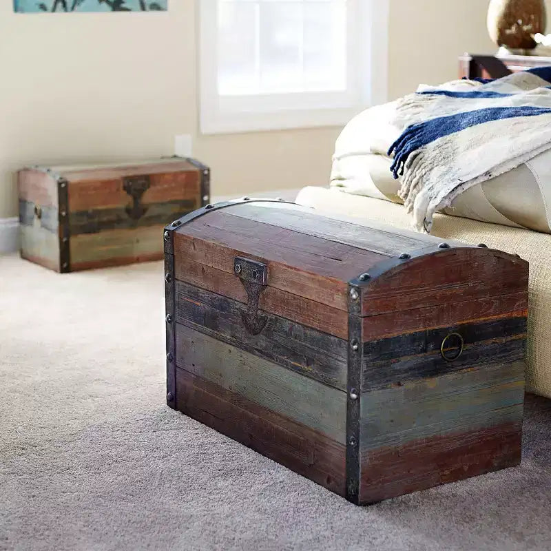 Petit coffre de rangement en bois